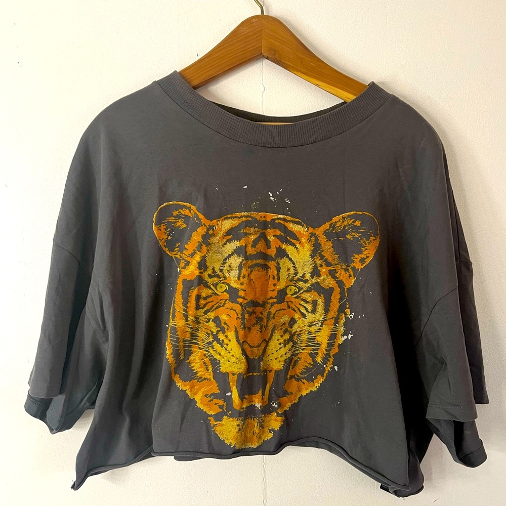 Oversized 9os style Cropped Top